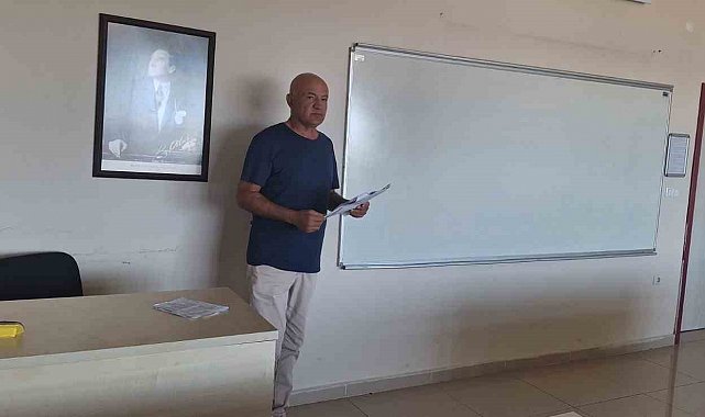 40 yıllık gazeteci 65 yaşında bölüm birincisi olarak mezun oldu