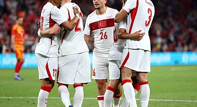 A Milli Futbol Takımı'ndan 4 gollü prova