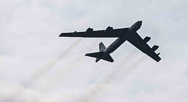 ABD'de B-52 bombardıman uçağı düştü