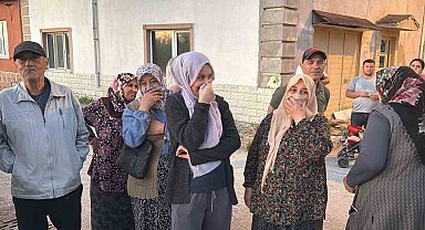 Açıkta bırakılan hayvan gübresi mahalleliyi canından bezdirdi