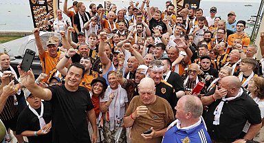 Acun Ilıcalı, Hull City taraftarlarıyla Antalya'da buluştu