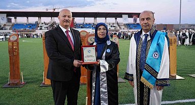 Adıyaman Üniversitesi'nde mezuniyet coşkusu yaşandı