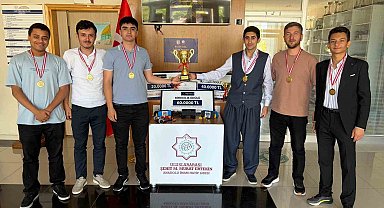 Afrikalı ve Türk öğrenciler tasarlayıp geliştirdikleri robotlarla Türkiye şampiyonu oldular