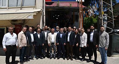 AK Parti Adana teşkilatı bayram boyunca sahadaydı