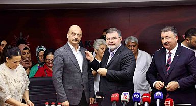 AK Parti İzmir'e 370 yeni katılım