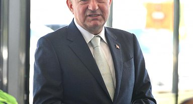 AK Partili Gider: "Doğu Akdeniz'de, Kıbrıs'ta, Yunanistan'ın kendini göstermesi, İsrail'in kışkırtması ve desteklemesiyle biz de bir savaşın içine çekilmeye uğraşıyoruz"