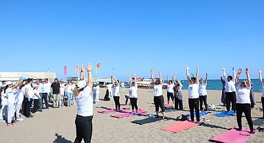 Aksulular Mavi Akdeniz için tek yürek oldu, Turunç Plajı temizlendi
