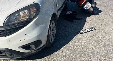 Alaplı'da zincirleme kaza; Motosikletteki 2 kişi yaralandı