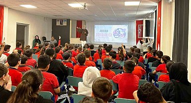 Altıntaş'ta akran zorbalığına karşı farkındalık seminerleri