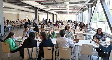 Anadolu Üniversitesi mezunları yıllar sonra aynı kampüste buluştu
