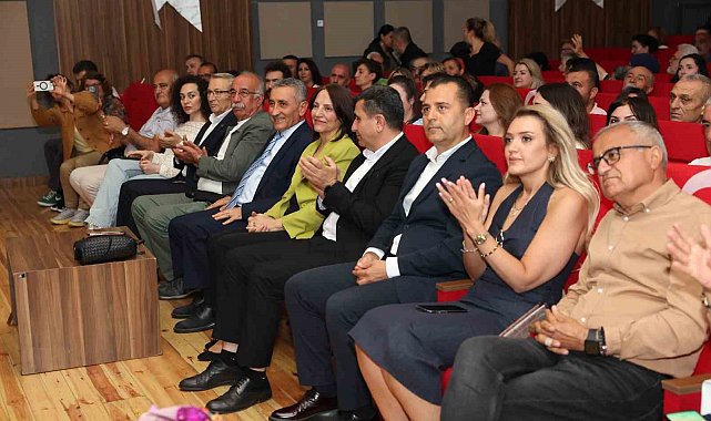 Ankara'da 'Bir Tel Yeter' konseri gönülleri buluşturdu