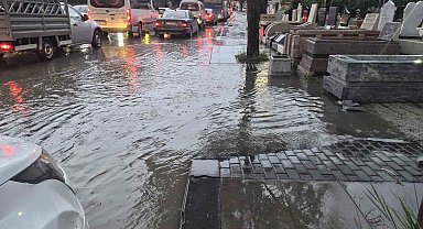 Ankara'da sağanak etkili oldu, sokaklar göle döndü