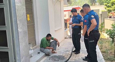 Annesine sinirlendi kendini eve kapatıp yakmaya çalıştı, mahallede korku ve öfke dolu anlar
