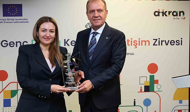 Antalya Büyükşehir'in gençlik odaklı çalışmalarına ödül