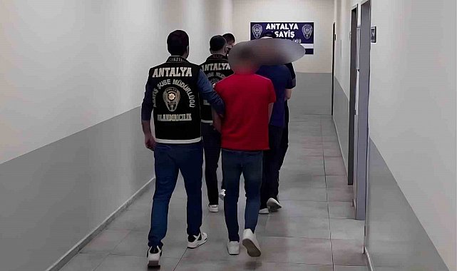 Antalya'da 1,2 milyon liralık dolandırıcılığa 4 tutuklama