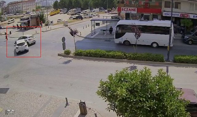 Antalya'da göz göre göre gelen kaza kamerada