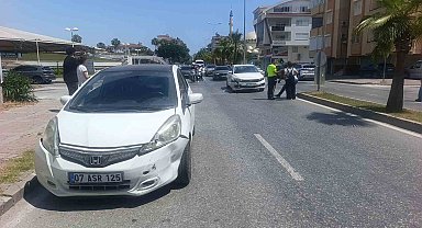 Antalya'da iki otomobil çarpıştı: 2 yaralı