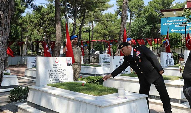 Antalya'da şehitler dualarla anıldı