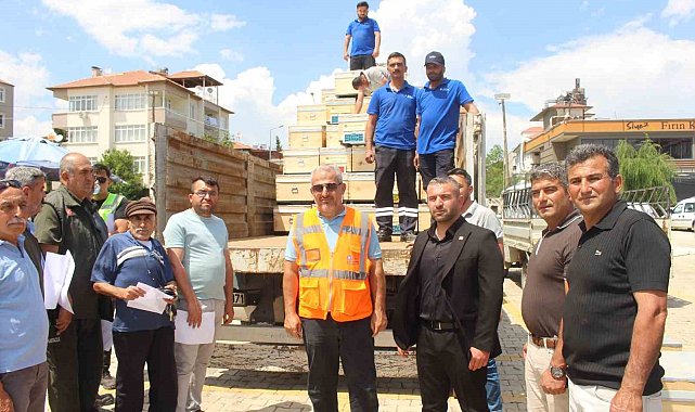Antalya'nın dört bir yanına arı kovanı desteği
