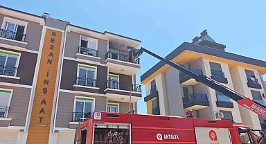 Apartman dairesindeki yangın korkuttu