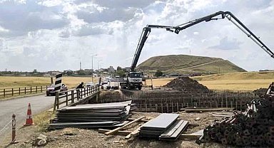 Araban'da kırsal mahalleleri ilçeye bağlayan köprüyü yenileme çalışmaları sürüyor