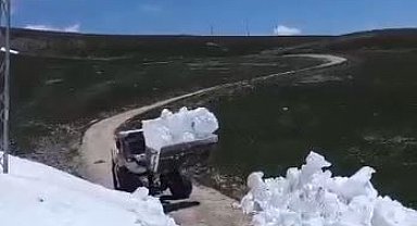 Ardahan'da karla mücadele
