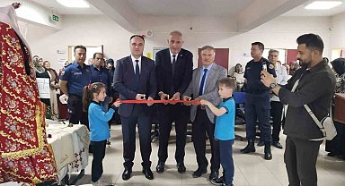 Aslanapa'da yılsonu sergisi açıldı