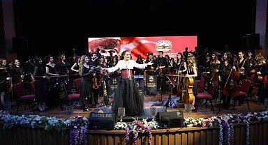 Atakum'da Çocuk ve Gençlik Orkestrası, Ata Sahne'de ilk konserini verdi