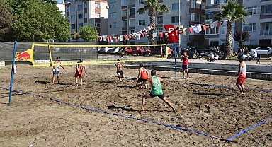 Atakum'da plaj voleybolu heyecanı yaşandı