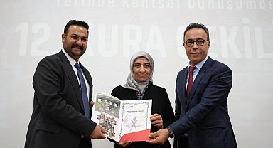 Ataşehir'de 8 aile daha yeni evlerine kavuştu