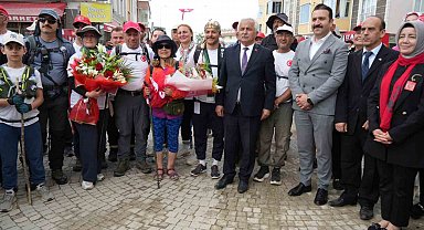 Atatürk ve İstiklal Yolu Yürüyüşü'nde katılımcılar, Seydiler ilçesine ulaştı
