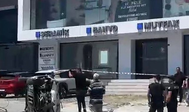 Avcılar'da direksiyon hakimiyetini kaybeden sürücü E-5'ten yan yola uçtu