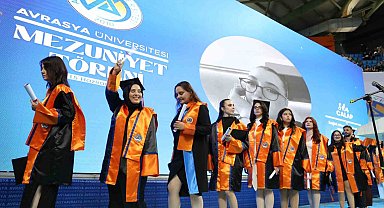 Avrasya Üniversitesi'nde mezuniyet coşkusu