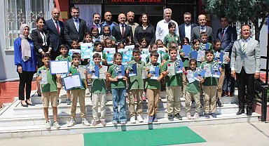 Aydın'da 190 bin öğrenci karne aldı