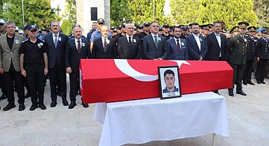 Aydınlı şehit polis memuru Denizli'de toprağa verildi