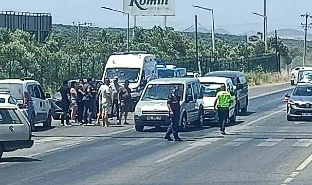 Ayvalık'ta Kozak kavşağında zincirleme kaza: 3 araç birbirine girdi
