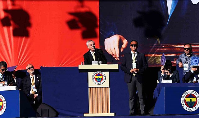 Aziz Yıldırım: "Benim Fenerbahçelilere ödenmemiş bir borcum var"