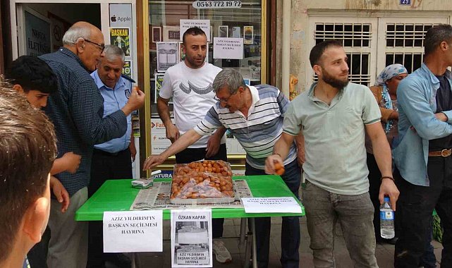 Aziz Yıldırım'ın başkanlık zaferi Gercüş'te tatlıyla kutlandı
