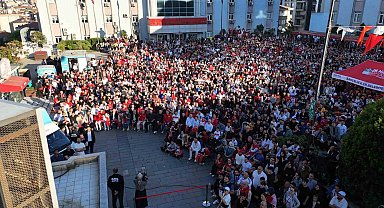 Bahçelievler'de Dünya Kupası heyecanı dev ekranlarda yaşandı
