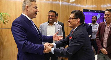Bakan Fidan, Bangladeş'te mevkidaşı Rahman ile bir araya geldi
