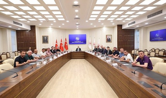 Bakan Işıkhan, Türkiye Maden İşçileri Sendikası Genel Başkanı Akçul'u kabul etti