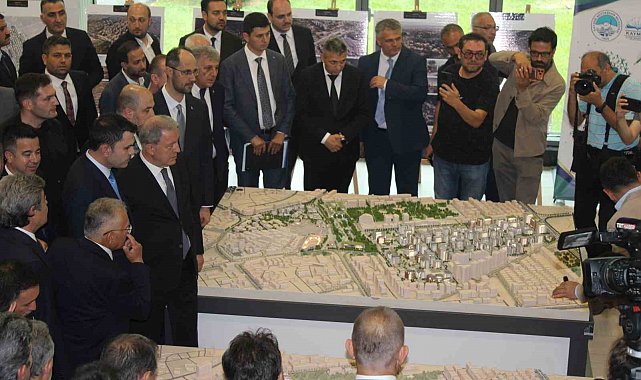Bakan Kurum ve Yumaklı'dan Kayseri temasları