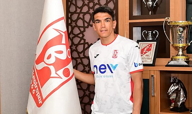 Balıkesirspor'da Akın Akman imzayı attı