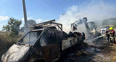 Balya'da saman yüklü araç alev aldı