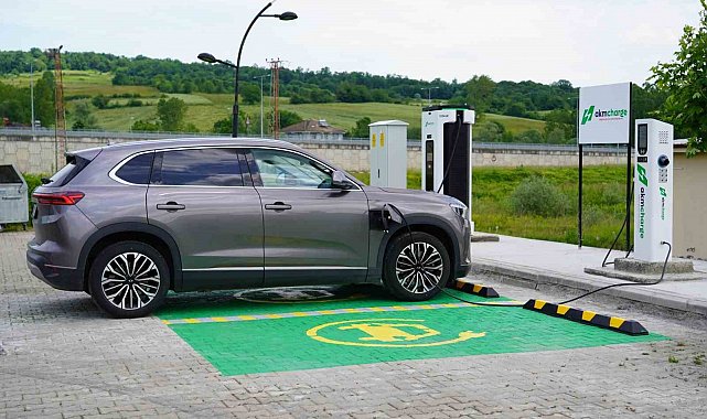 BARÜ elektrikli araç şarj istasyonu kullanıma açıldı