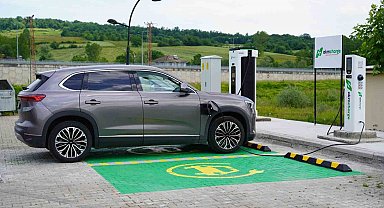 BARÜ elektrikli araç şarj istasyonu kullanıma açıldı