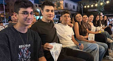 Başkan Çerçioğlu Yenipazarlıları açık hava sineması ile buluşturdu