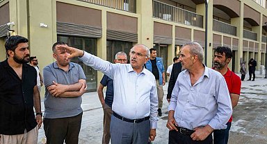 Başkan Er çarşı merkezinde incelemelerde bulundu