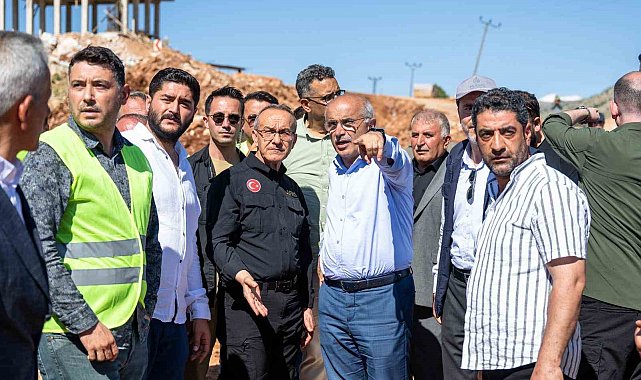 Başkan Er Doğanşehir'de deprem konutlarını inceledi