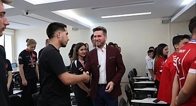 Başkan Kadir Tatık, Tavas'ın gururlandıran şampiyonları ağırladı